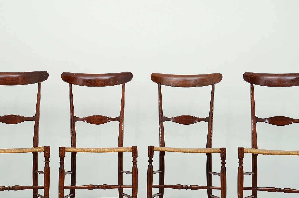 Gruppo di otto raffinate sedie modello Campanino di grande qualità in legno tornito, Ditta Flli Levaggi, Chiavari 1920ca.