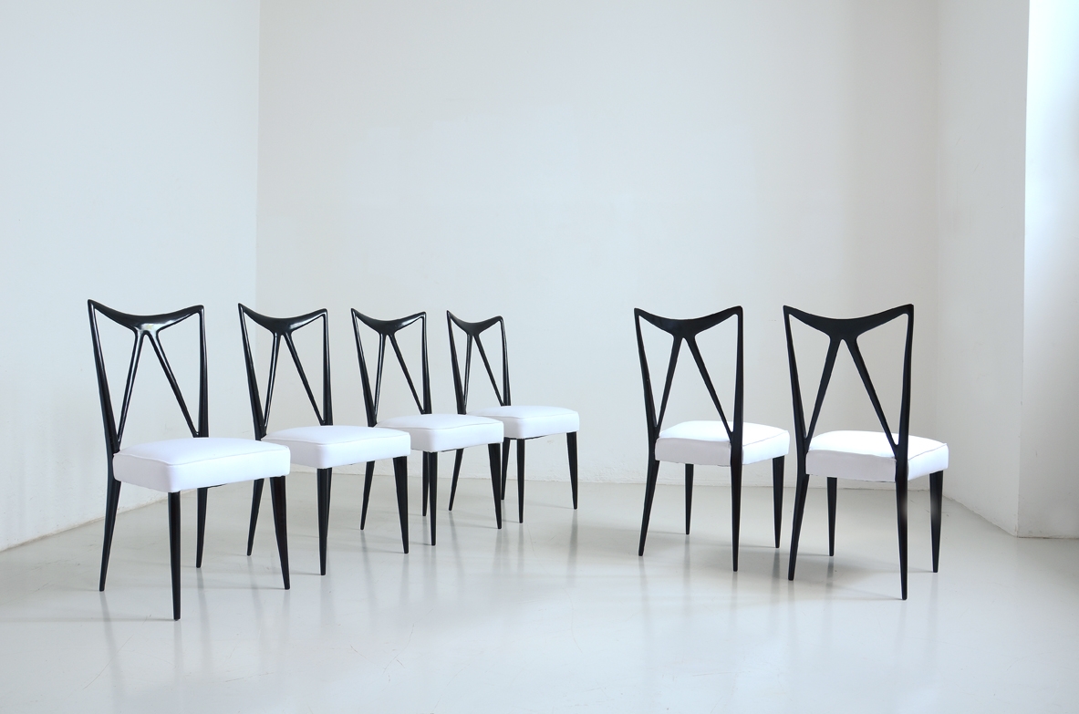 Set of six very elegant chairs in mahogany, attr. to Ico Parisi, Italy 1950's.