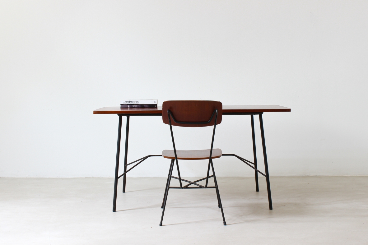 Gastone Rinaldi, rare 1950's desk with a stunning chair in metalwork and mahogany.  Produced by Rima, 1950s.