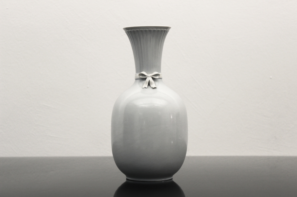 Giovanni Gariboldi  Rare colored ceramic vase with love knot.  Richard Ginori manufacture, 1940s.