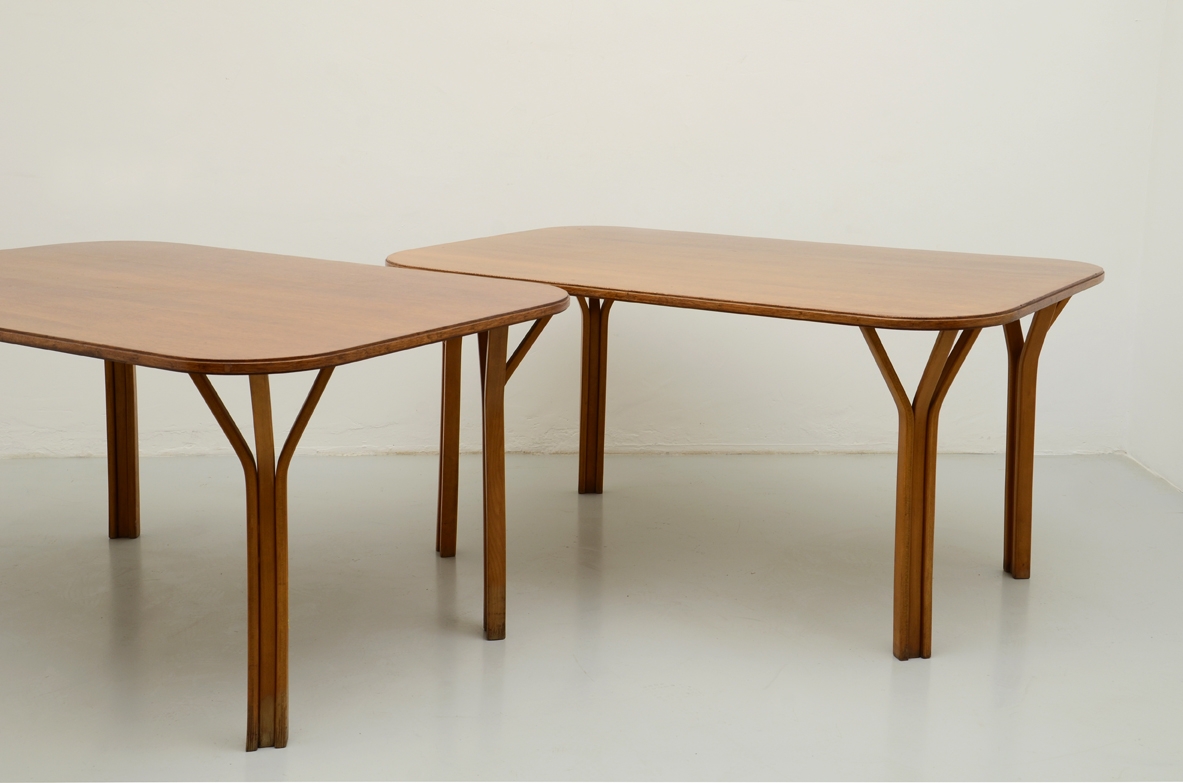 Vittorio Gregotti e Ludovico Meneghetti, pair of tables in oak, 1967.