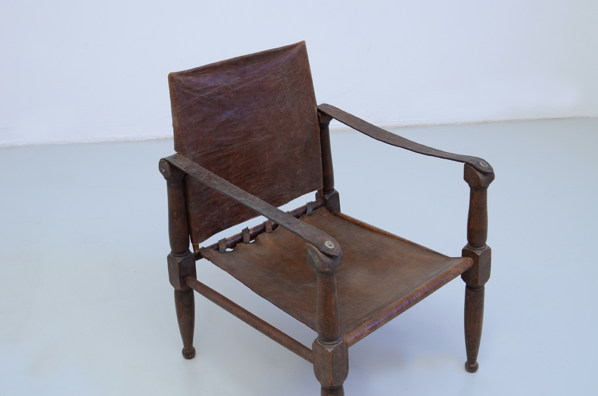 Kaare Klint, 1950's "Safari"chair with original leather in good conditions.