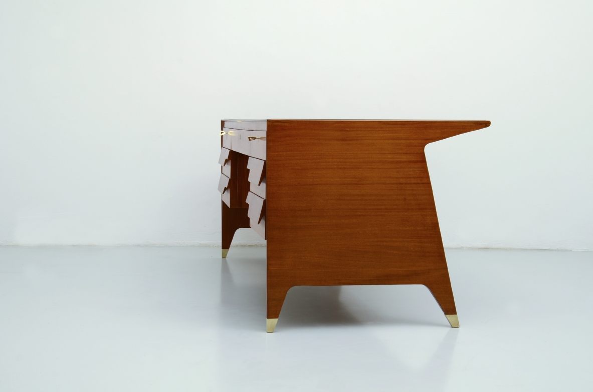 Gio Ponti, important executive desk in mahogany, Designed in 1952 for V.B.