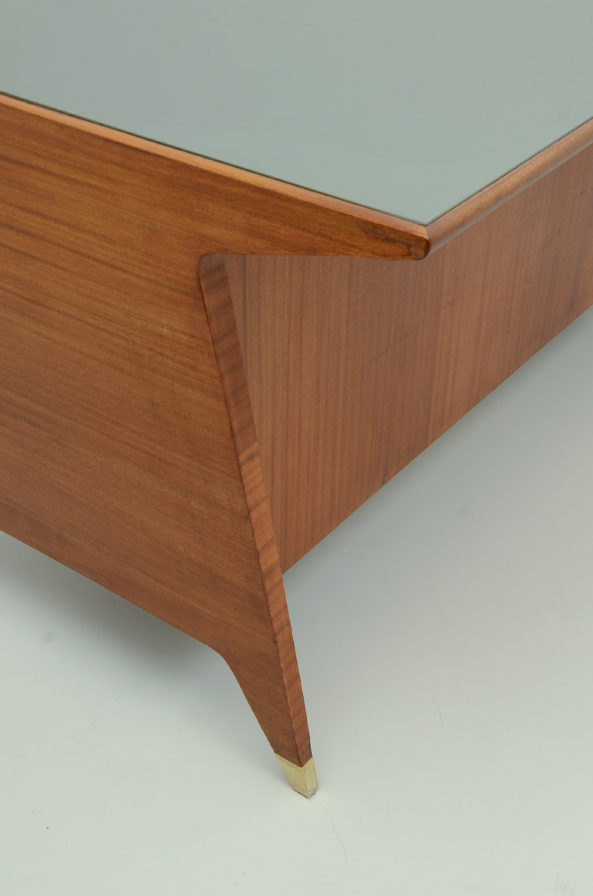 Gio Ponti, important executive desk in mahogany, Designed in 1952 for V.B.