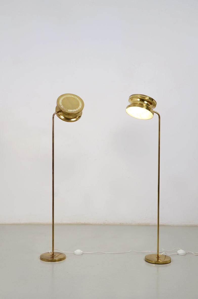 Anders Pherson, two floor lamps in brass model 292, produced by Ateljé Lyktan, Sweden 1960's.