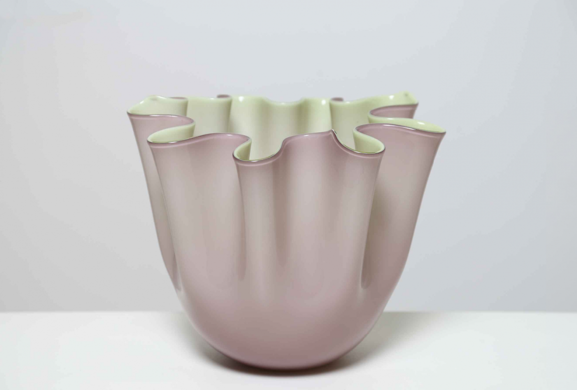Manifattura Murano, Fazzoletto vase in layered glass.