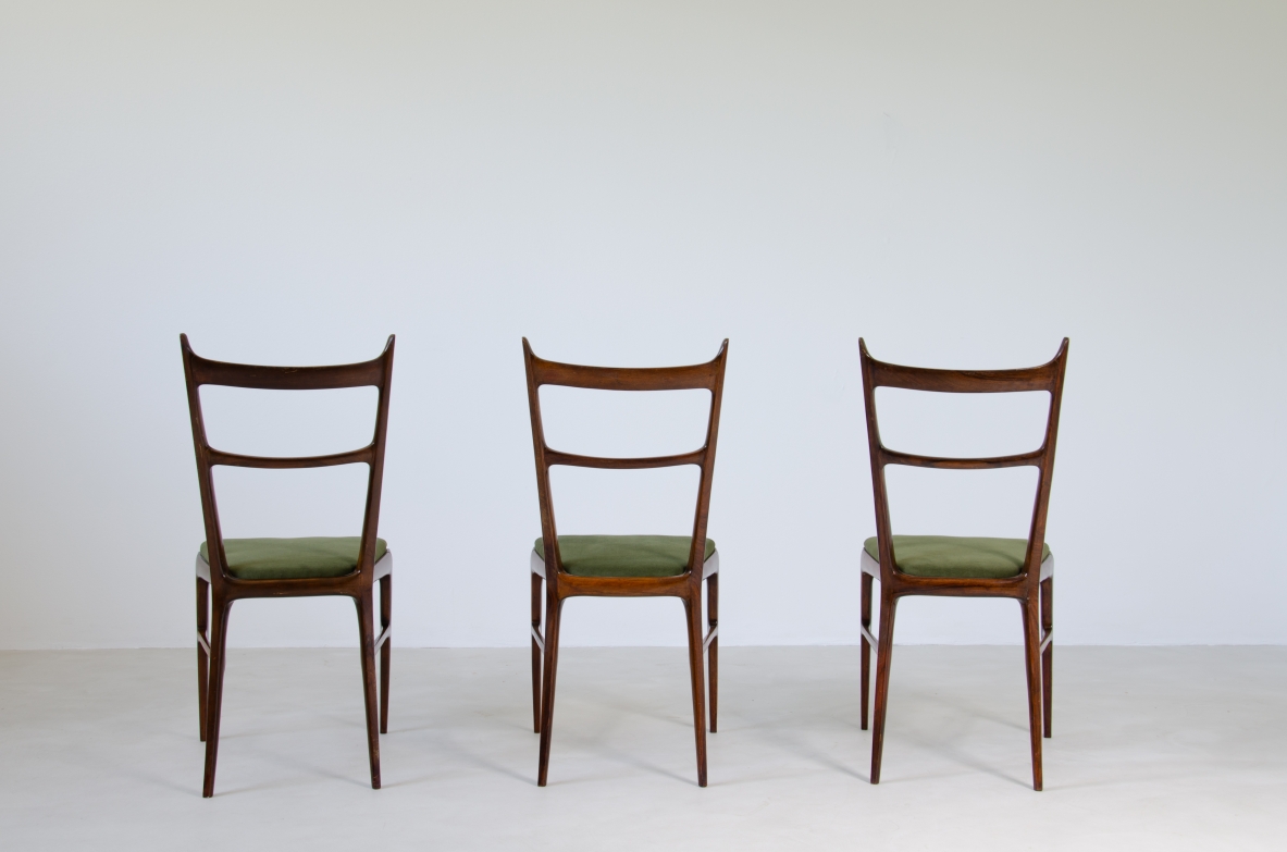 Carlo Rava, raffinato gruppo di 6 sedie in palissandro con schienale a giorno e seduta in tessuto verde, 1950ca.
