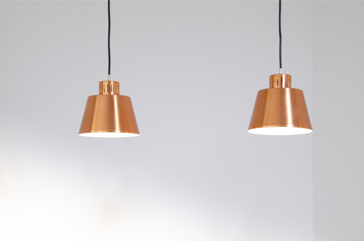 Set of 3 pendant lamps in brushed copper and lacquered aluminum, 1950s.