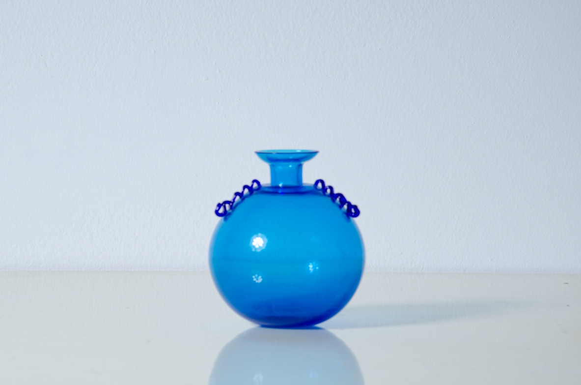 Seguso Murano, piccolo vaso in vetro soffiato.  Firmato Seguso Murano.