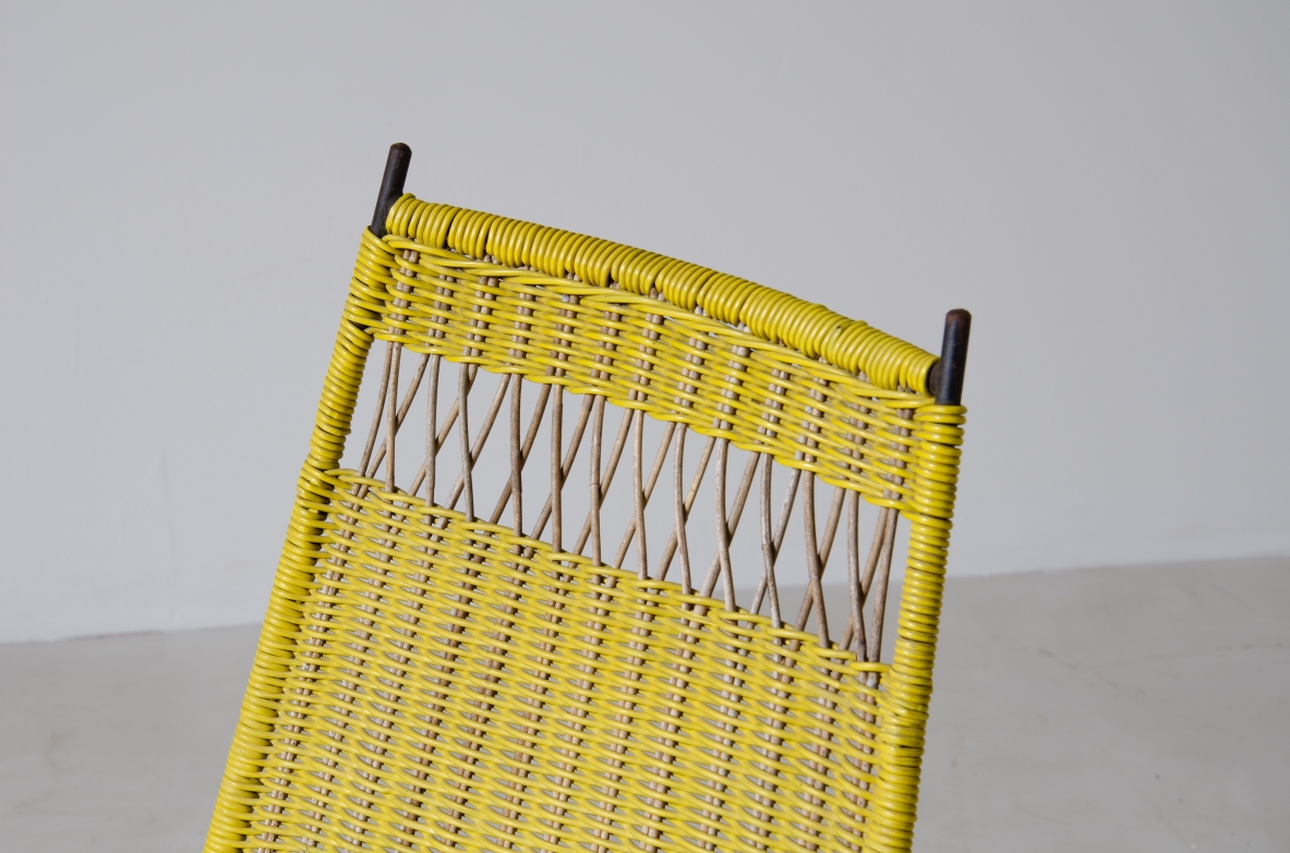 Coppia di poltroncine con struttura in ferro e intreccio in filo di gomma e giunco.  Prod. Saporiti 1950ca.