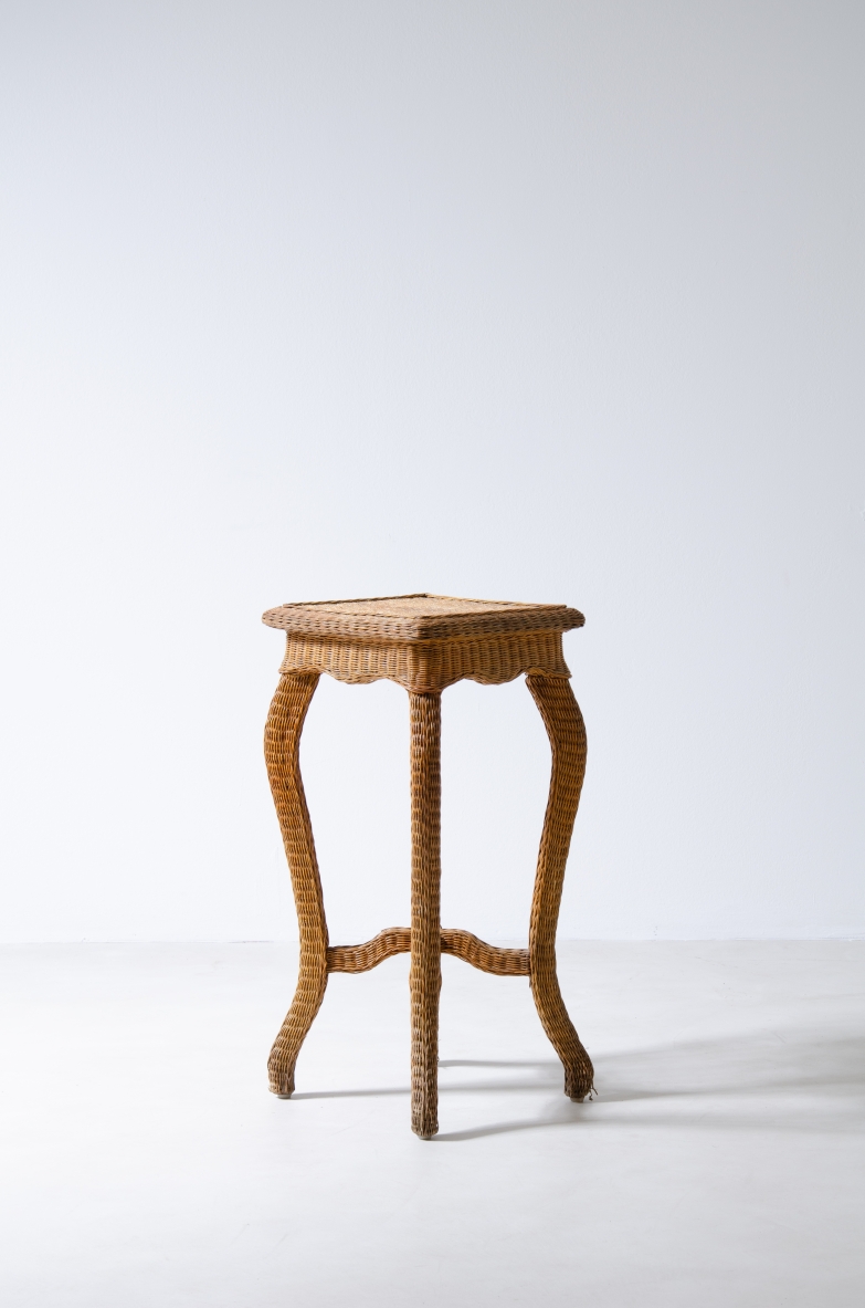 Small Gueridon coffee table in wood and woven rush.  Italy 1920s-30s.