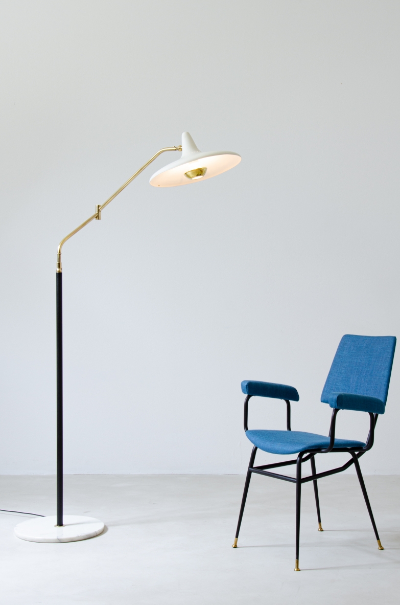 Stilnovo, floor lamp with articulated brass arm, adjustable in height and in all directions, painted metal shade and marble base.  Stilnovo brand, 1955.