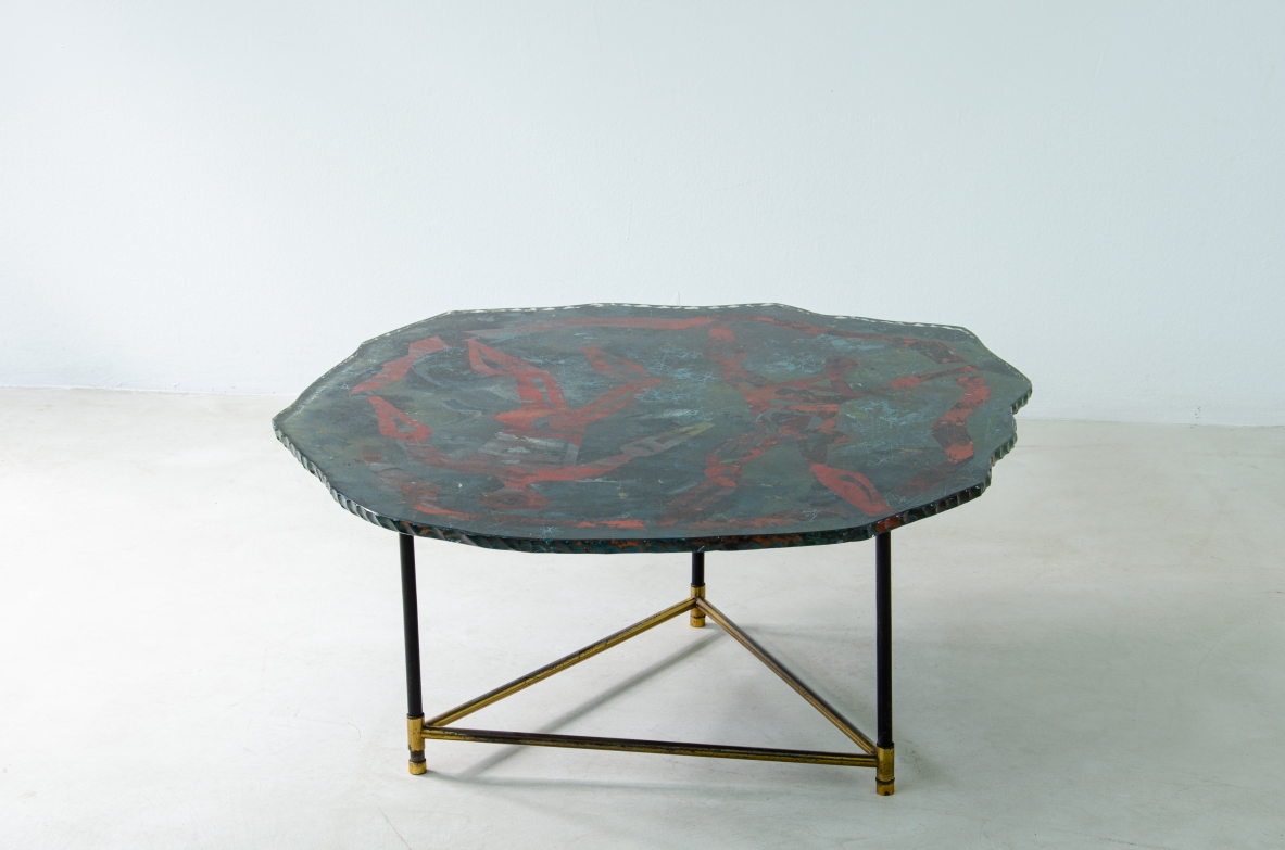 Duilio Barnabè detto Dubè (1914-1961)  Tavolino con piano in vetro di grande spessore curvato e molato Produzione Fontana Arte anni 50.