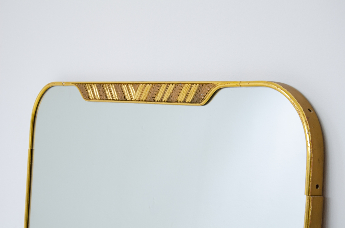 Giovanni Gariboldi. Grande specchiera con cornice di legno dorato.  Manifattura italiana, 1940c