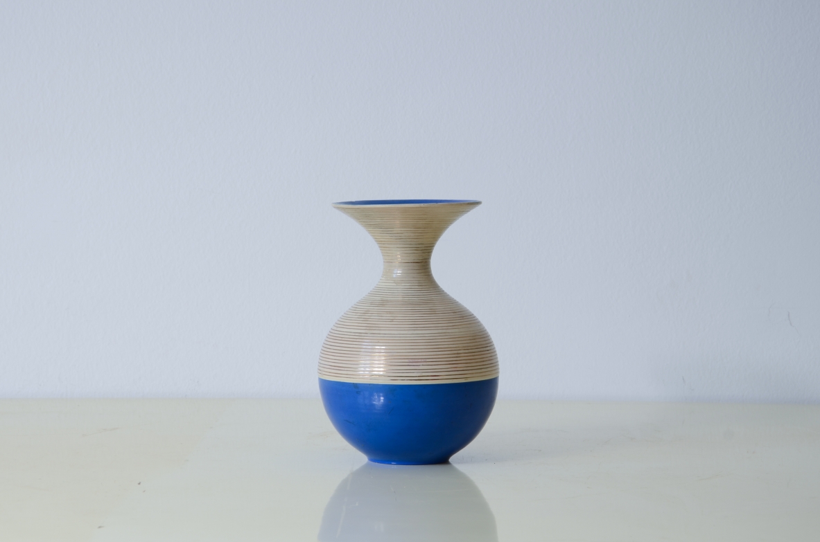 Rometti pottery  Vase decorated with golden spinning and cobalt blue base. Umbertide manufacture, around 1930.