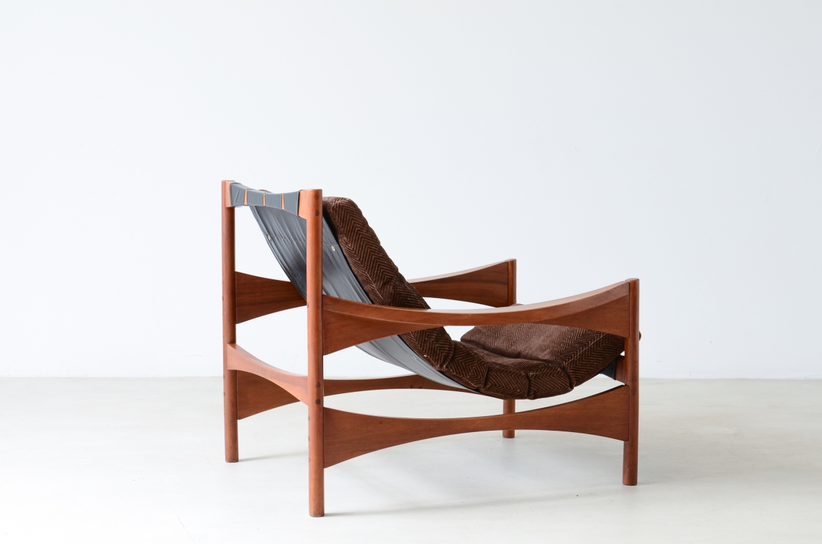 Franco Bettonica  armchair with footrest in walnut Model P40 Production Poltronova 1959.