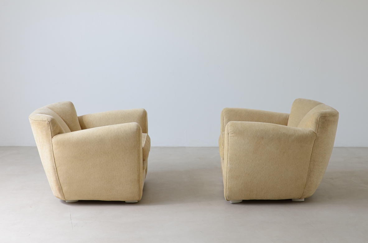 ABV Borsani  Splendid pair of small nice shaped wooden armchairs upholstered and covered in fabric manufacture ca. 1940.