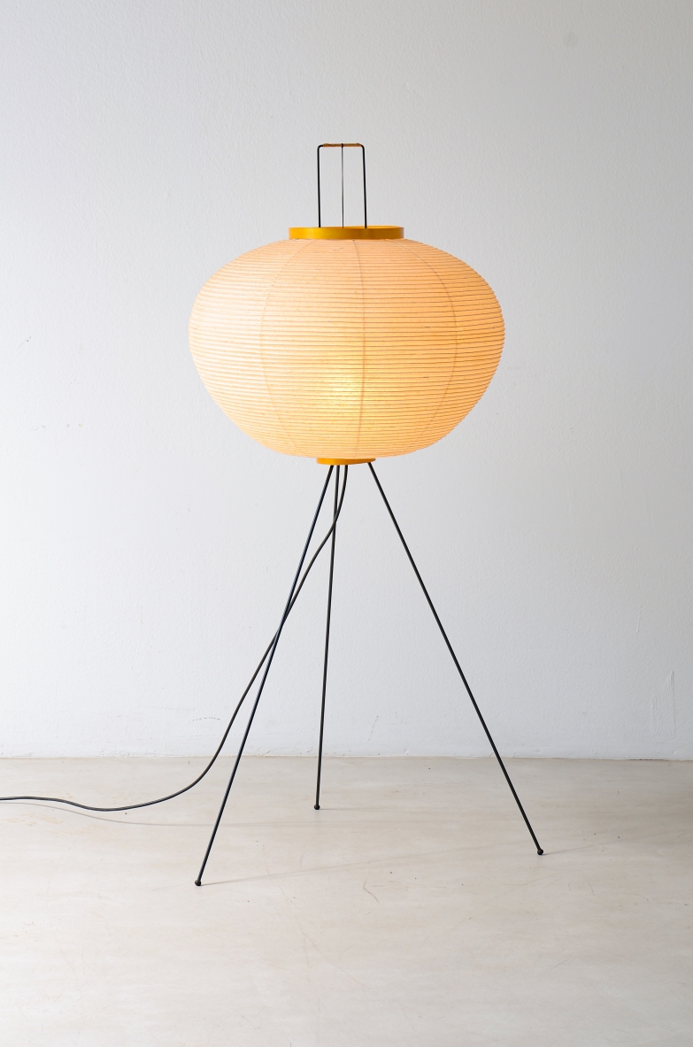 Isamu Noguchi Floor lamp in metal, wood and washi paper. 1950's