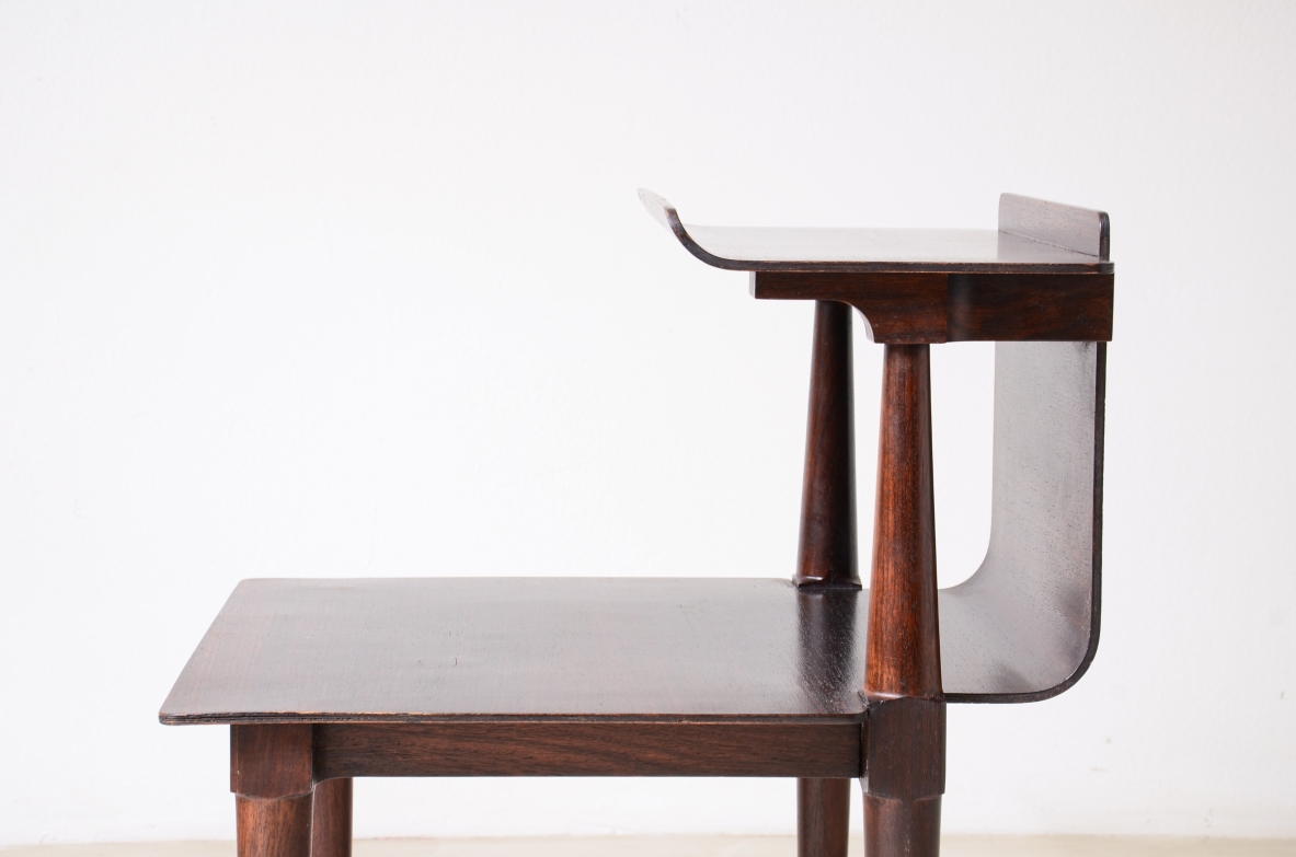 Pier Giacomo e Achille Castiglioni  Elegante coppia di comodini  in legno curvato, Gavina 1946 Pier Giacomo e Achille Castiglioni  Elegante coppia di comodini  in legno curvato, Gavina 1946