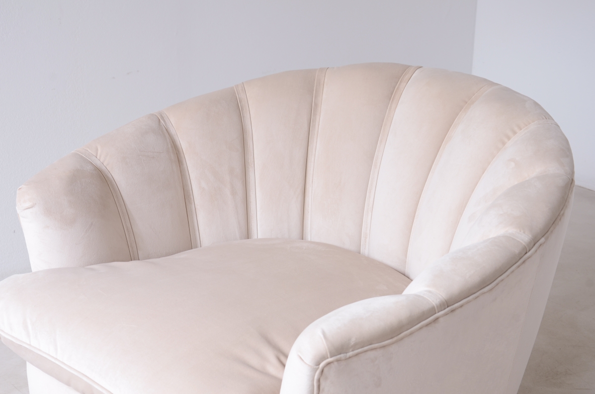 Gio Ponti Coppia di grandi poltrone a forma di conchiglia Manifattura Casa & Giardino, 1935ca. Gio Ponti Coppia di grandi poltrone a forma di conchiglia Manifattura Casa & Giardino, 1935ca.