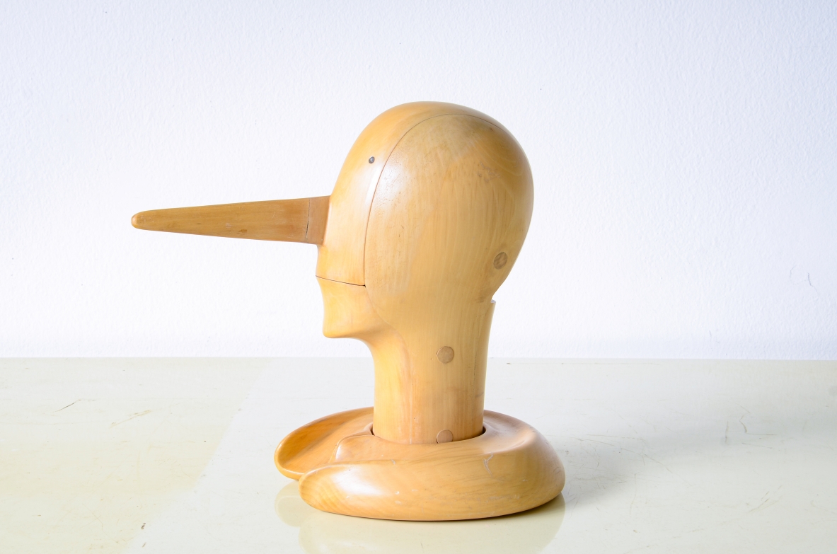 Alfonso Bini  Testa di Pinocchio in legno di acero probabilmente progettata per essere utilizzata come schiaccianoci. Manifattura italiana 1970ca.