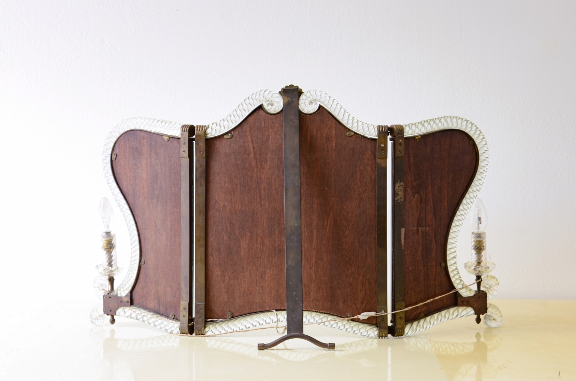 Archimede Seguso  Elegante specchiera da tavolo con cornice in vetro, Murano, Venezia, 1940.