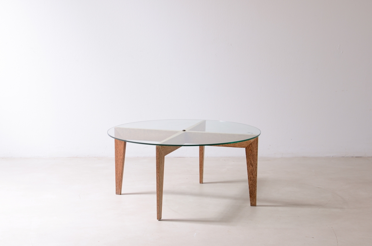 Tavolino in rovere con crociera  Attribuito a Gio Ponti, 1950ca. Tavolino in rovere con crociera  Attribuito a Gio Ponti, 1950ca.