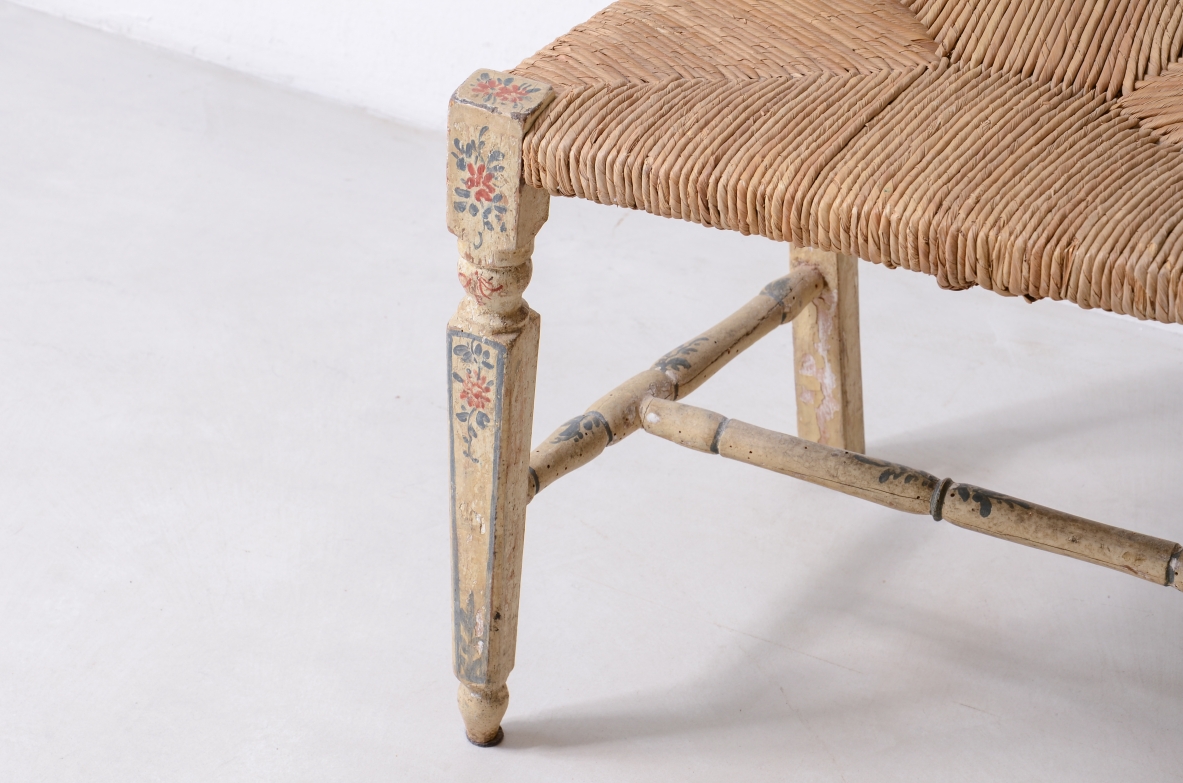 Rara coppia di sedie in legno dipinto e laccato.  Manifattura italiana, Genova, 1790ca. Rara coppia di sedie in legno dipinto e laccato.  Manifattura italiana, Genova, 1790ca.