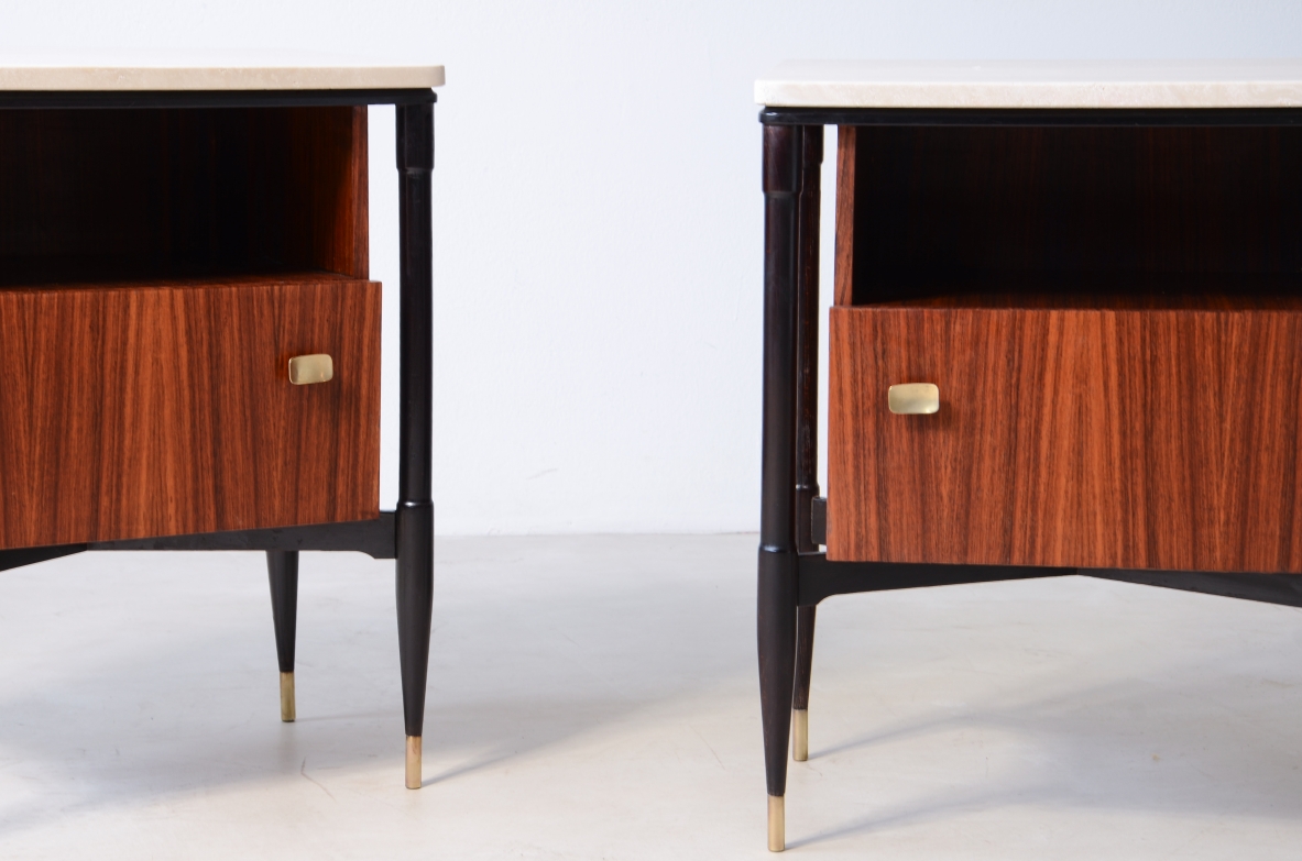 Pair of elegant walnut nightstands with four turned legs, Italian manufacture, ca. 1955.