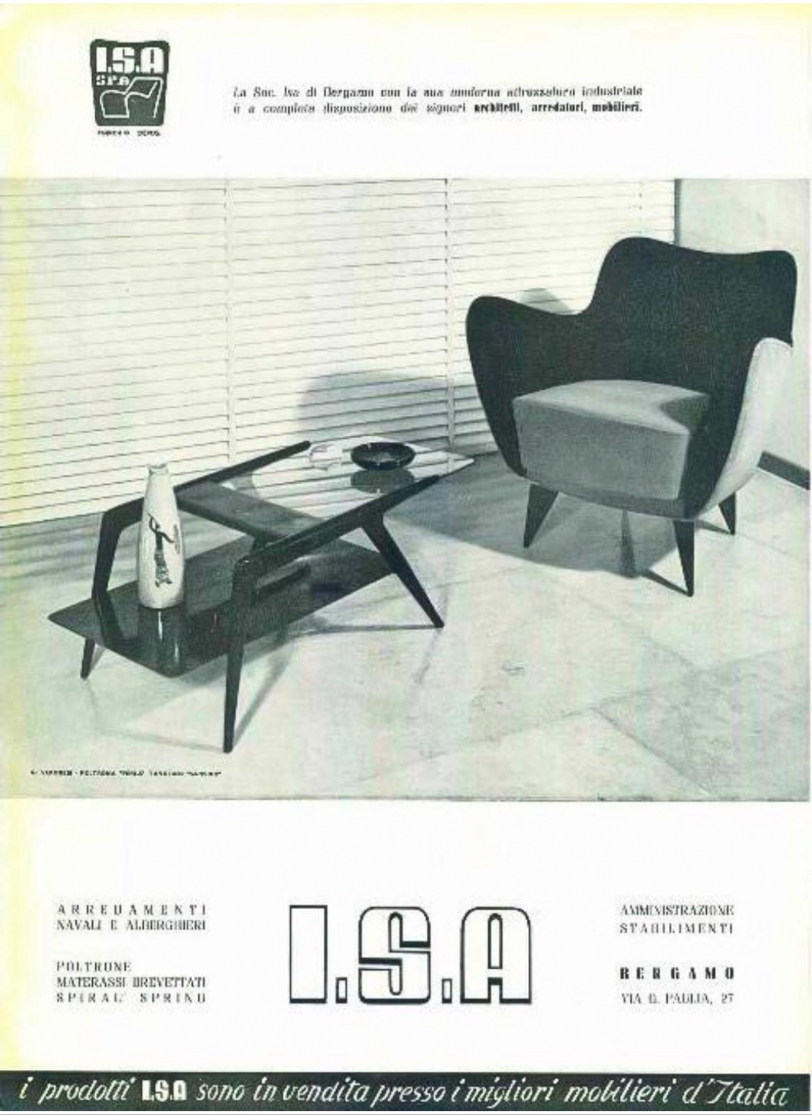 Tavolino in legno sagomato con piano in vetro molato.Manifattura Isa Bergamo, 1950ca.