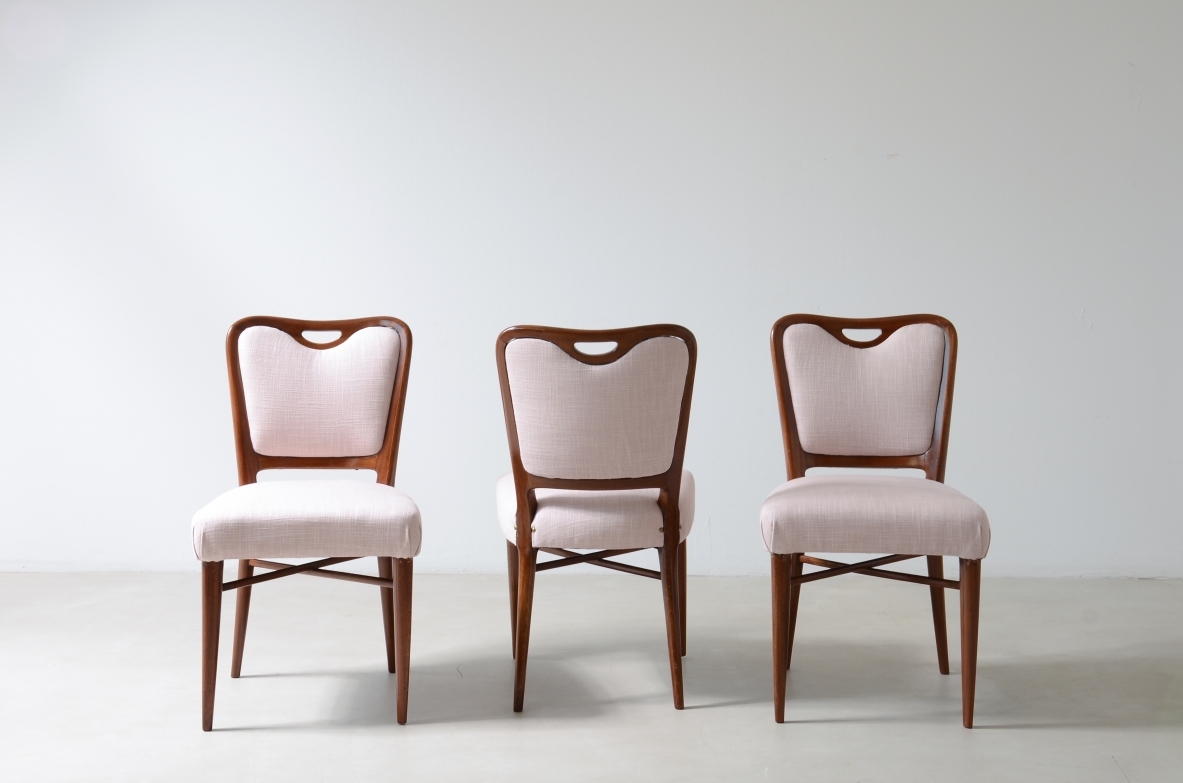Osvaldo Borsani. Set of 10 elegant shaped walnut chairs. ABV Borsani, Varedo, ca. 1945.