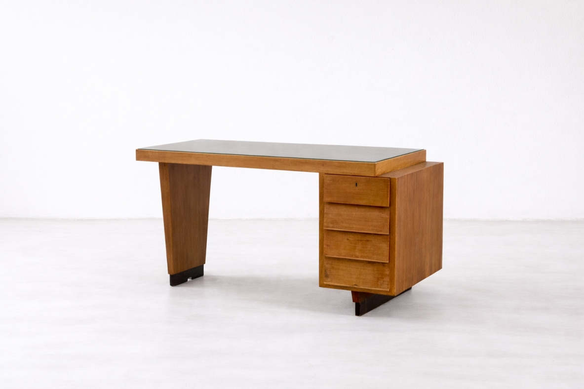 Giuseppe Scapinelli   Walnut desk with four drawers. Made in Italy in 1948.