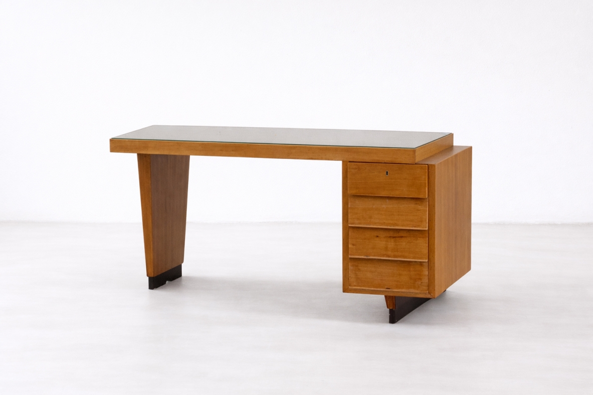 Giuseppe Scapinelli   Walnut desk with four drawers. Made in Italy in 1948.