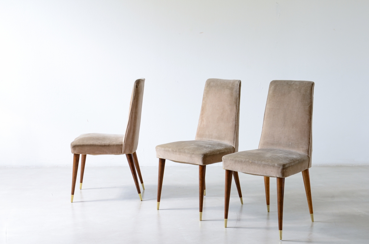Melchiorre Bega Set of six elegant wooden chairs,Tapered legs with brass tips and velvet upholstery. Bologna, ca. 1950.