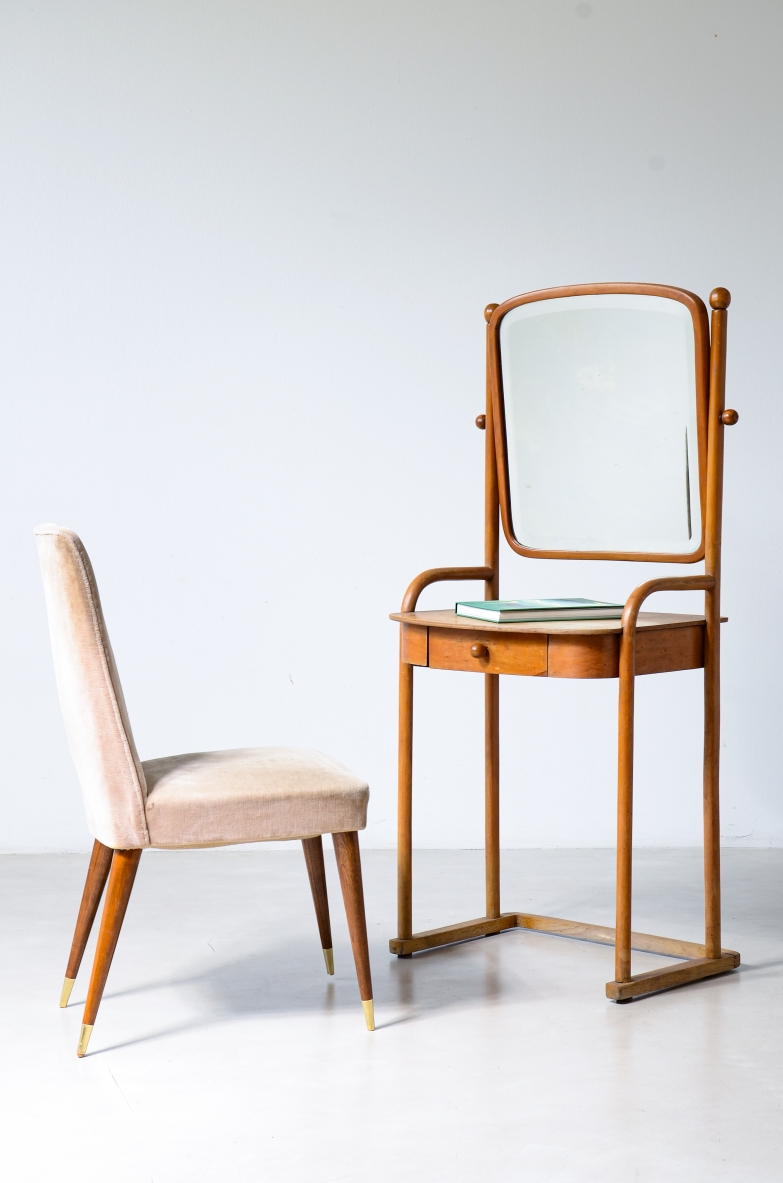 Viennese bentwood vanity