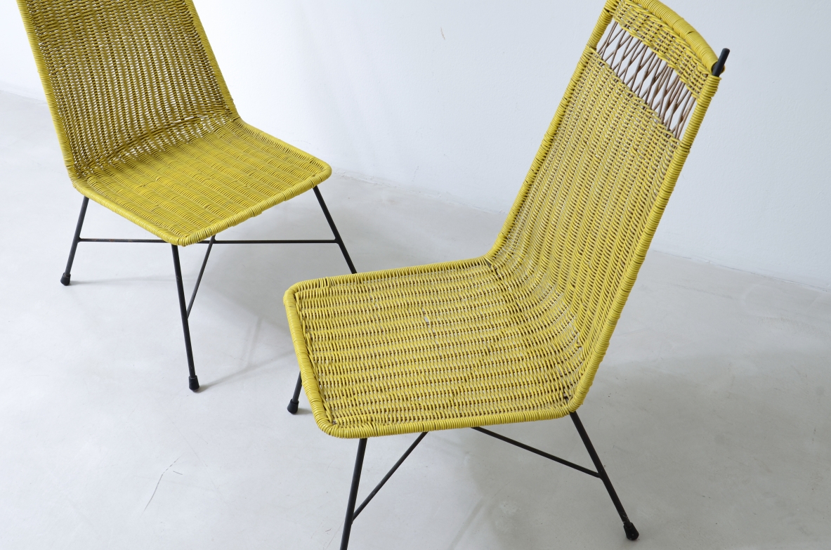 Coppia di poltroncine con intreccio in filo di gomma e giunco.  Saporiti Italia, 1950ca.