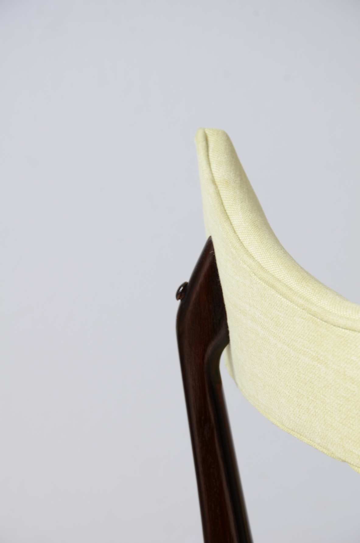 Ico Parisi, Rare set of 8 walnut chairs Manufactured by F.lli Colombo, Como, 1945 