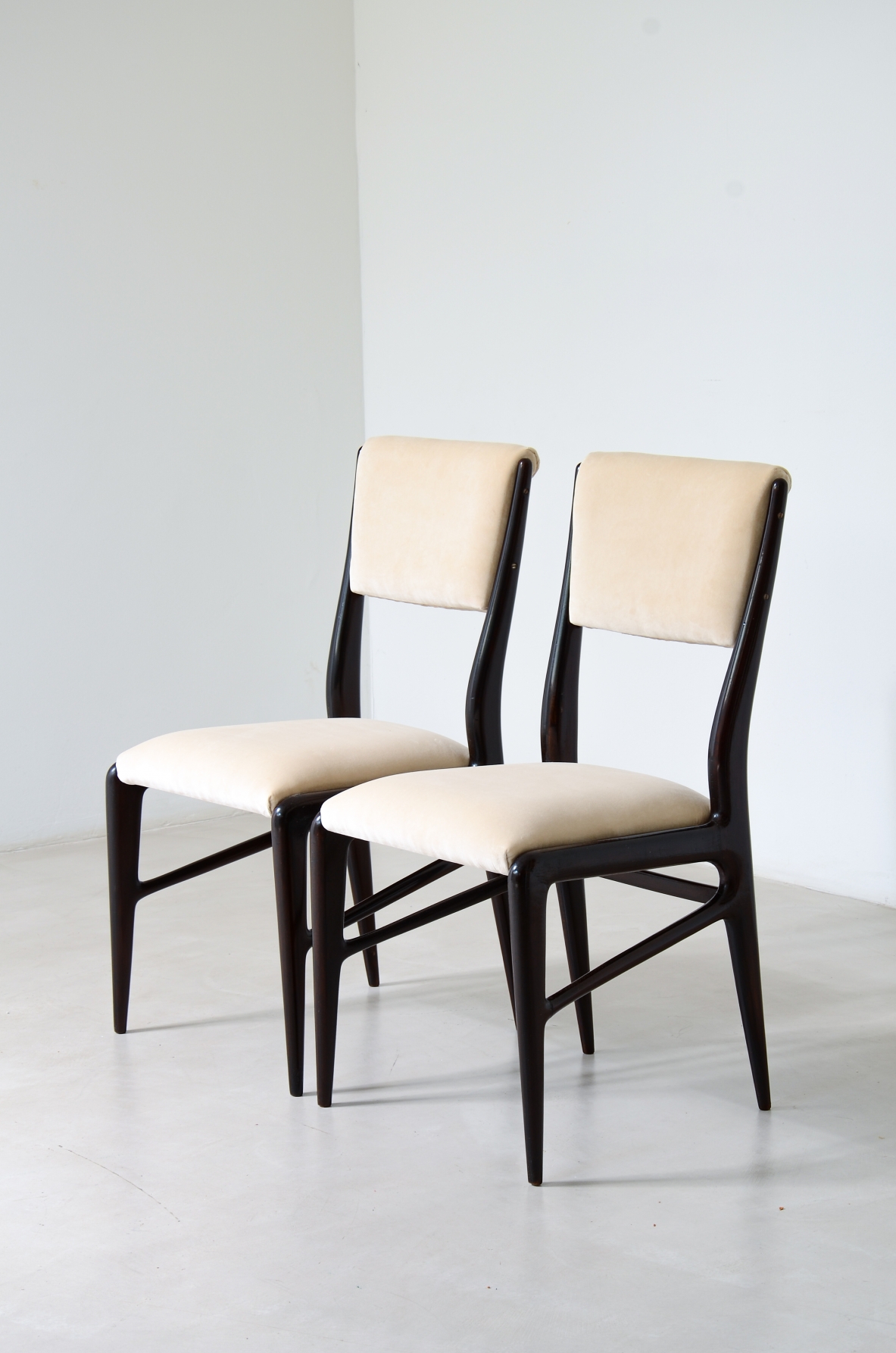 Ico Parisi Six shaped wooden chairs, Made in 1950.
