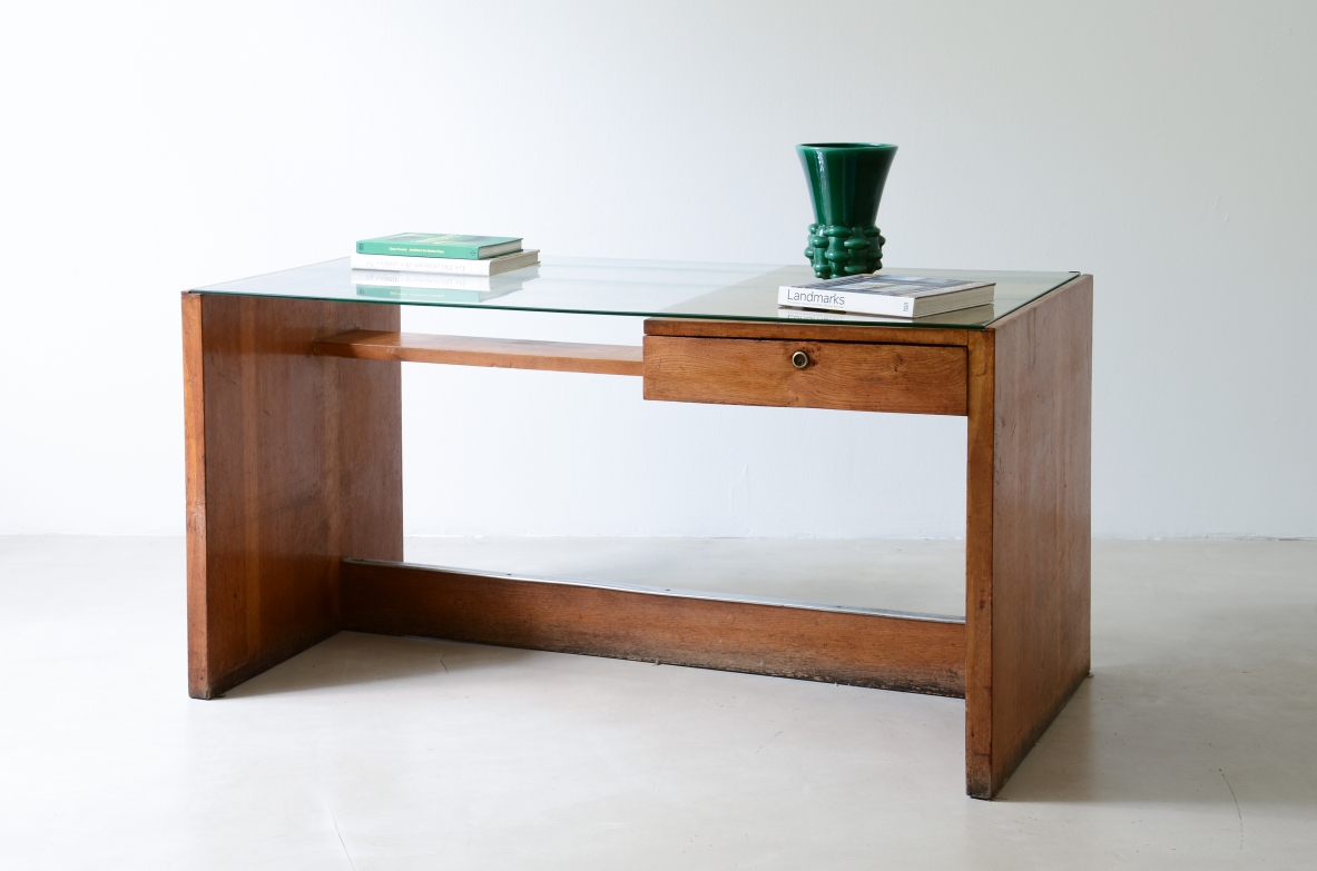 Gio Ponti, Rationalist-style walnut desk. Designed in 1939 for the Vetrocoke offices in Marghera, Venice.