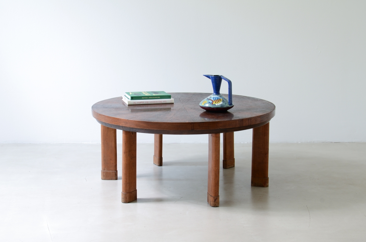 Large, six-legged coffee table in shaped wood, Italian manufacture, in the Ponti style, circa 1930/40.