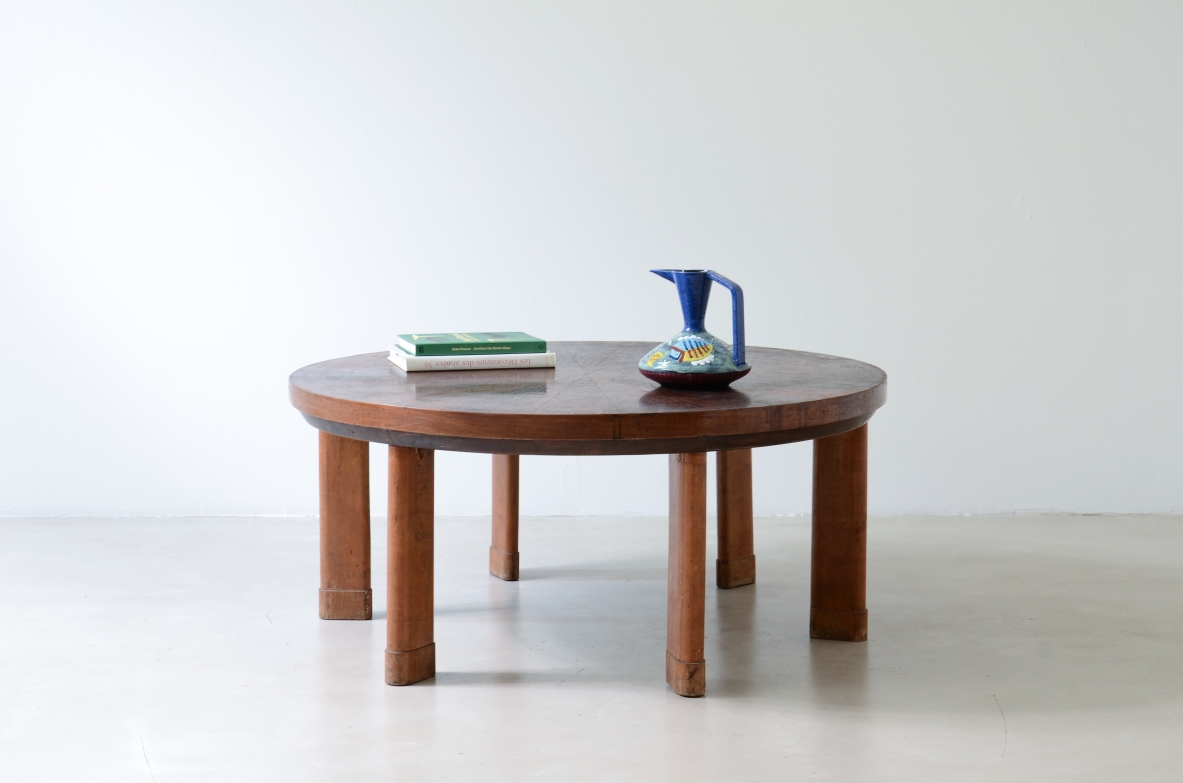 Large, six-legged coffee table in shaped wood, Italian manufacture, in the Ponti style, circa 1930/40.