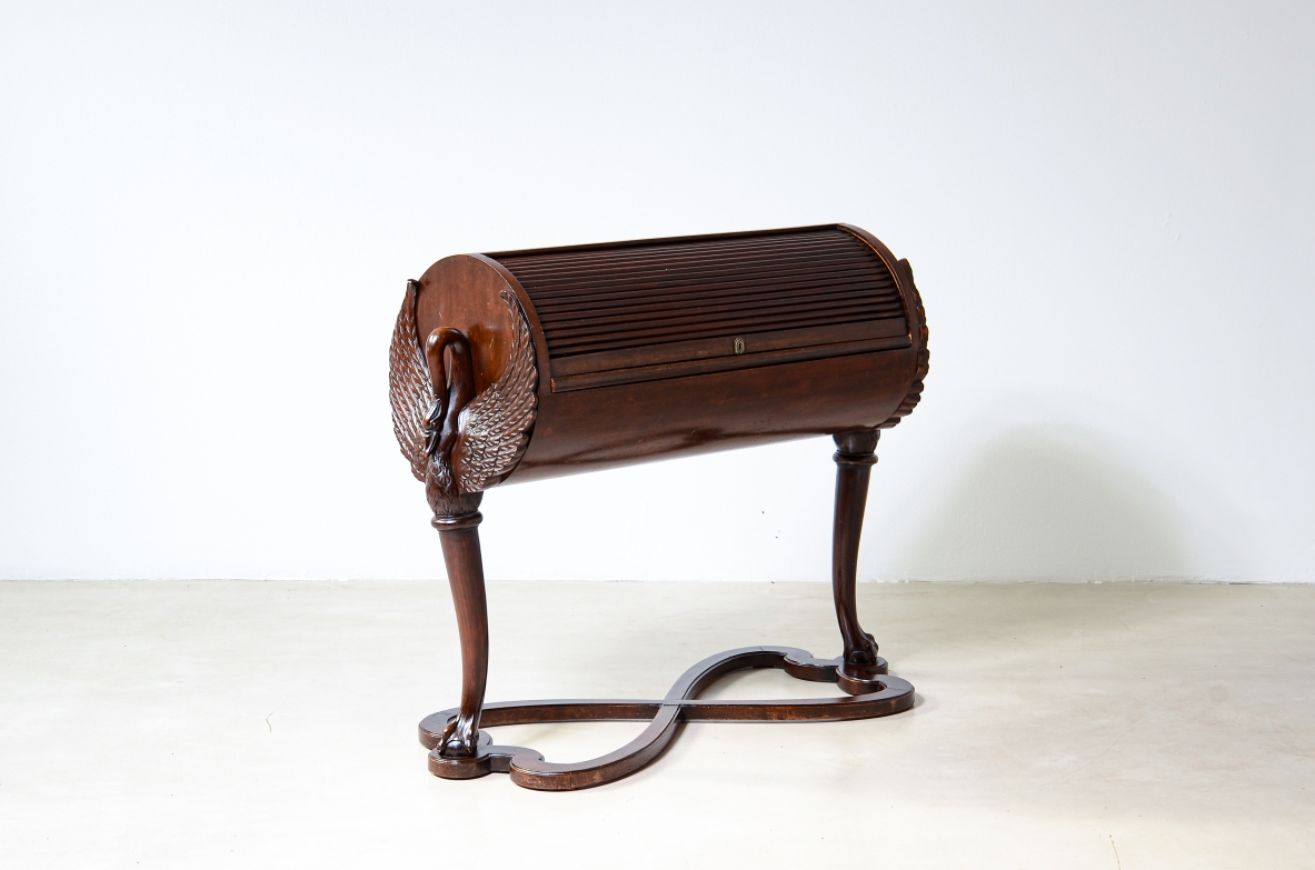 scrittoio a rullo con corpo cilindrico chiuso da serrandina, Attribuito a Henry Thomas Peters, Genova, epoca Carlo X, 1830ca.