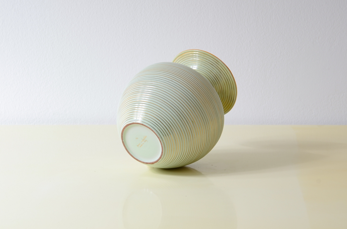 Vaso tornito in ceramica smaltata.  Manifattura Rometti, Umbertide, 1930ca.