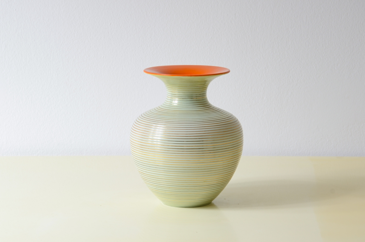 Vaso tornito in ceramica smaltata.  Manifattura Rometti, Umbertide, 1930ca.