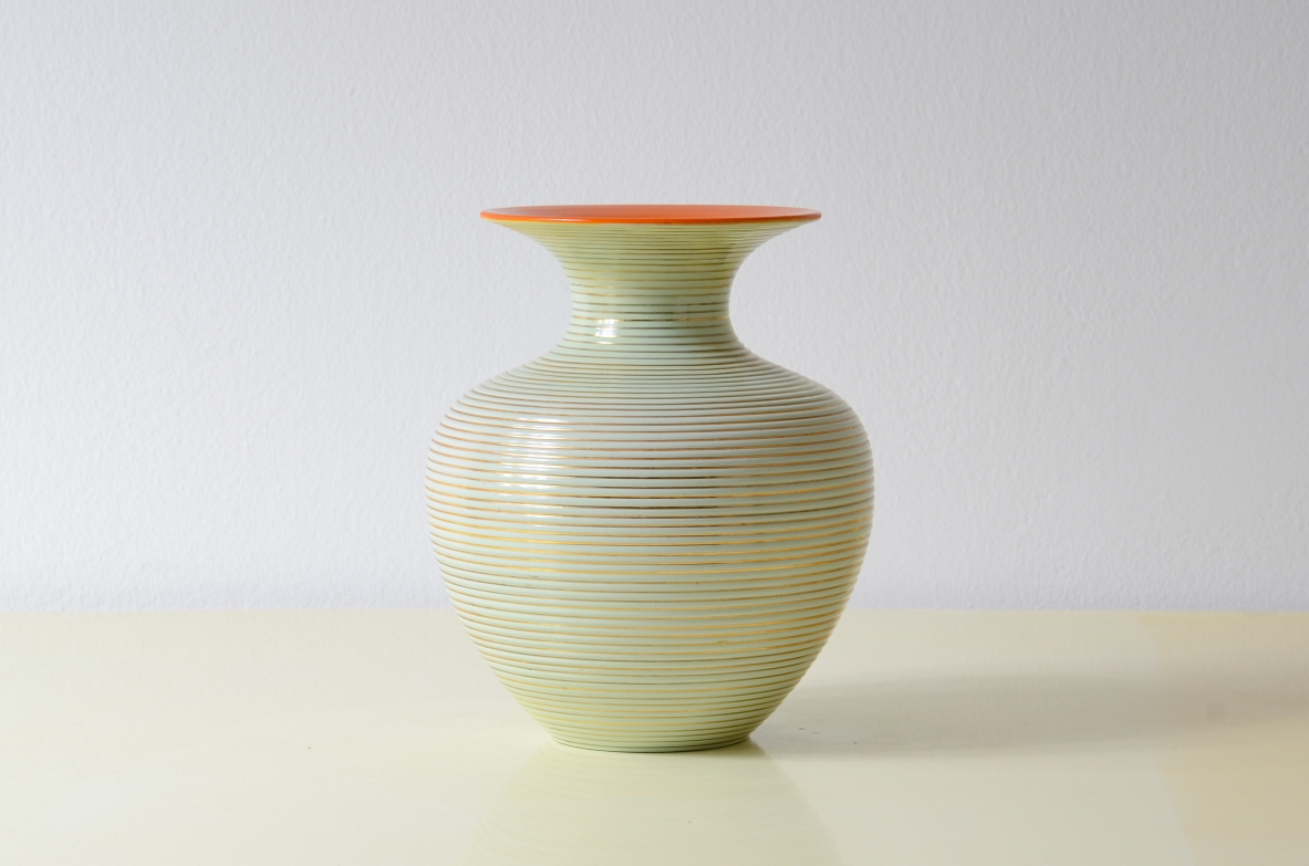 Vaso tornito in ceramica smaltata.  Manifattura Rometti, Umbertide, 1930ca.