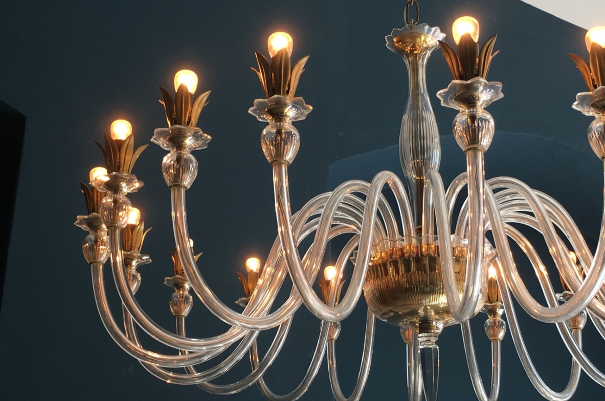 Palme & Walter, majestic 18-light transparent crystal chandelier with brass details. An important and at the same time very light and festive object. Very rare in size because it is wide and flat.  Bohemia, 1930's.