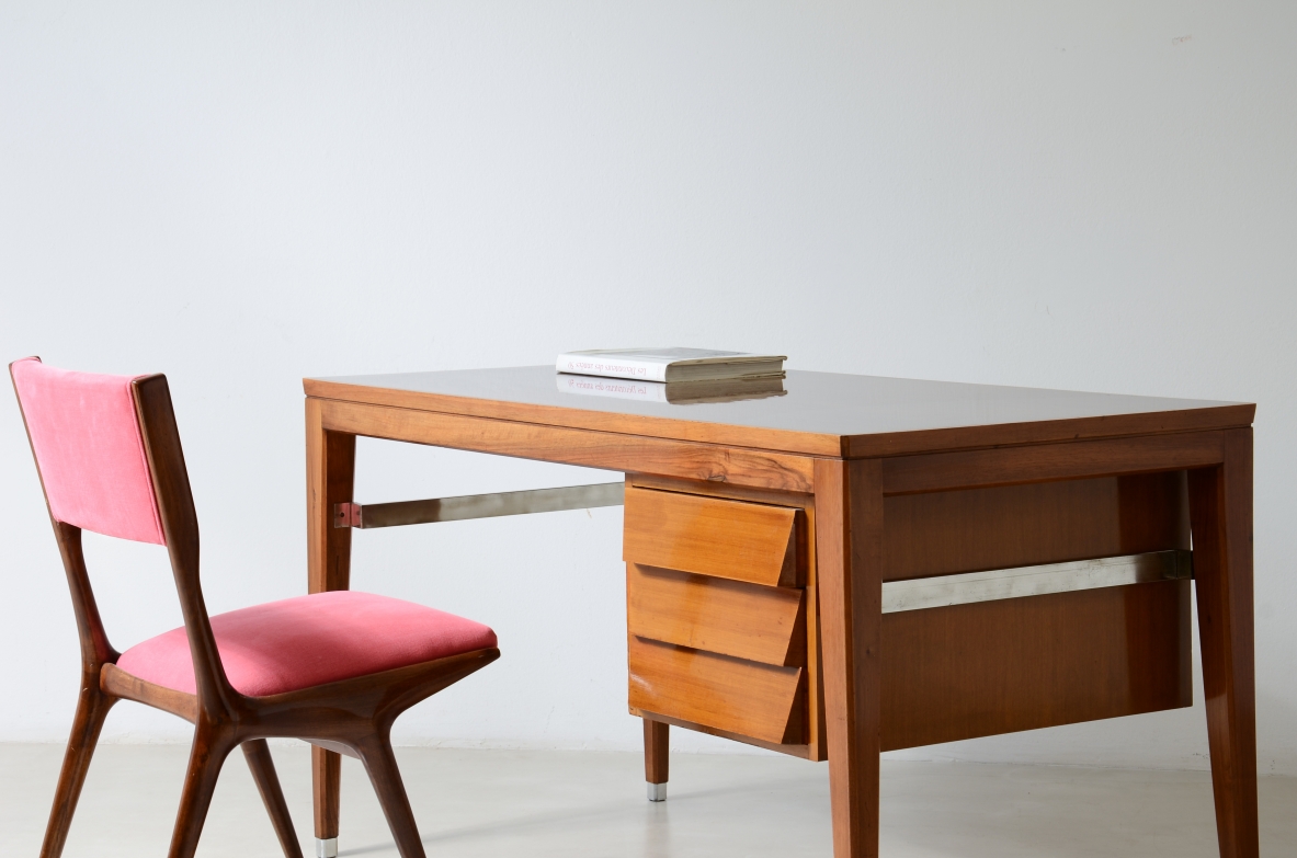 Giò Ponti, three drawers walnut desk with brass tips