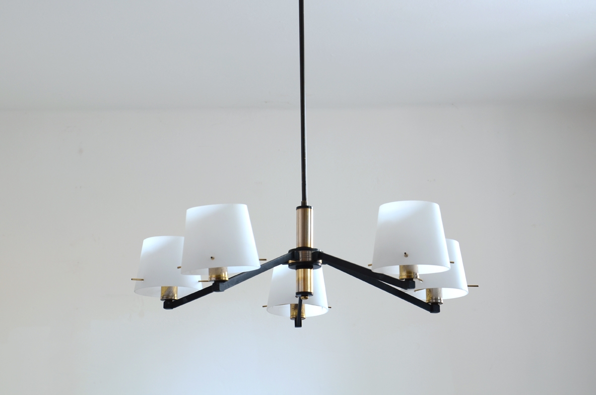 Stilnovo 1950's ceiling lamp in brass and metal with 6 opal glass lights.