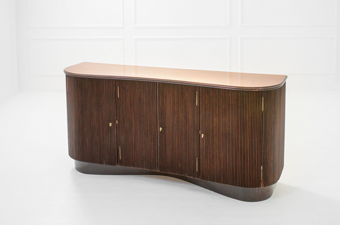 Osvaldo Borsani, high quality sideboard in grinded convex wood and brass.  Italy 1945.