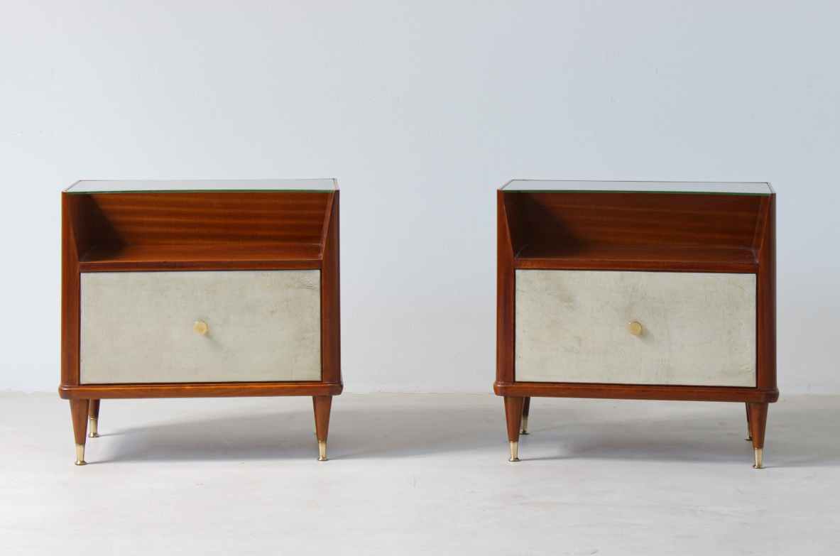 Paolo Buffa, 1950's pair of bed tables with glass top and bronze tips and one drawer inside.
